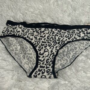 VS animal print Small